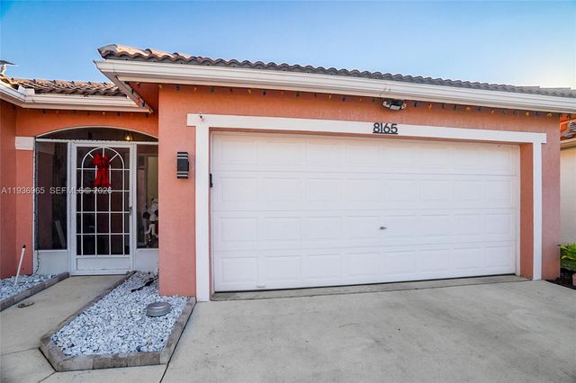 8165 Pelican Harbour Dr, Lake Worth, FL 33467