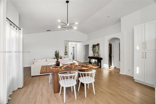 8165 Pelican Harbour Dr, Lake Worth, FL 33467