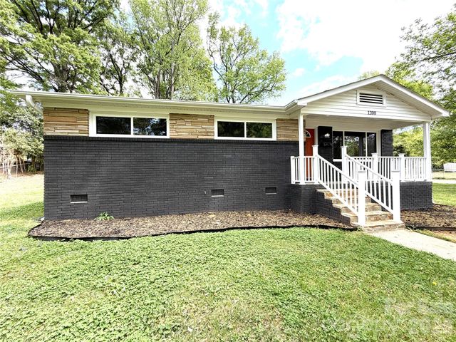 1200 Weststone Drive, Charlotte, NC 28208