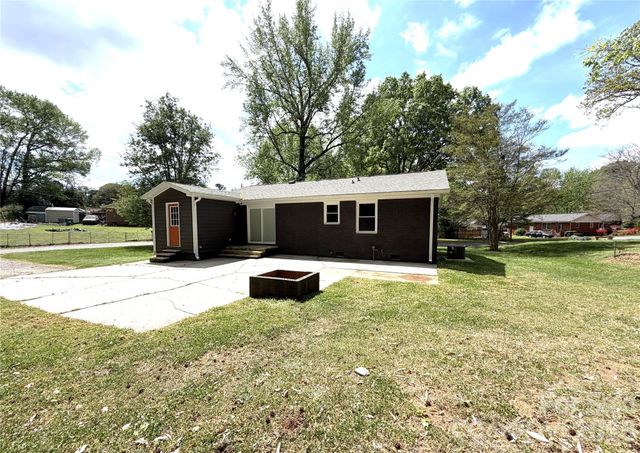 1200 Weststone Drive, Charlotte, NC 28208