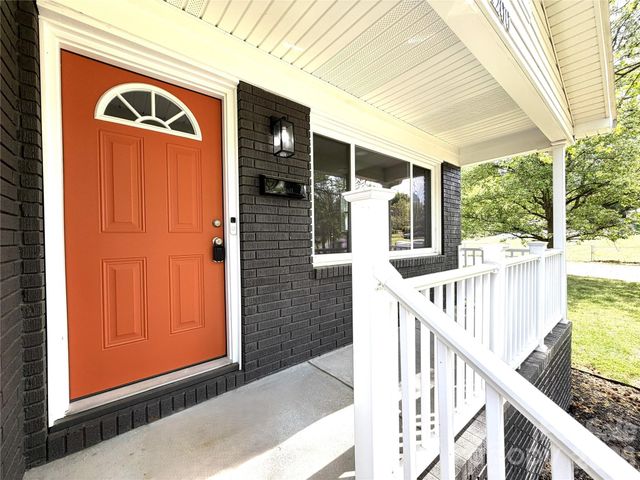 1200 Weststone Drive, Charlotte, NC 28208