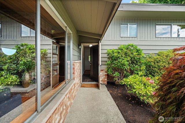 6901 N 18th Street, Tacoma, WA 98406
