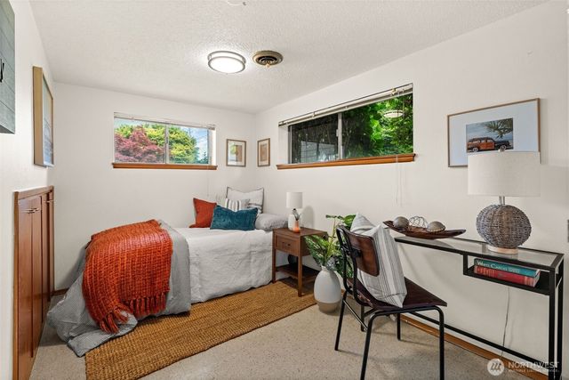 6901 N 18th Street, Tacoma, WA 98406