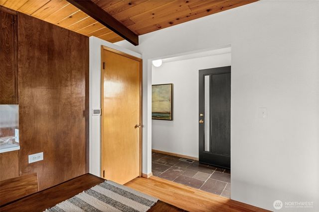 6901 N 18th Street, Tacoma, WA 98406