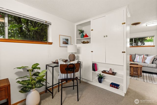 6901 N 18th Street, Tacoma, WA 98406