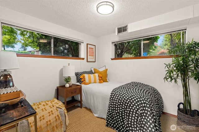 6901 N 18th Street, Tacoma, WA 98406
