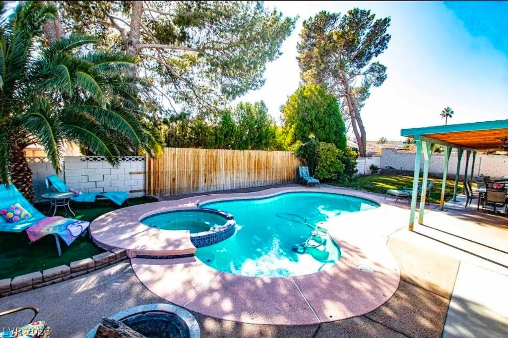 6605 Hyde Avenue, Las Vegas, NV 89107