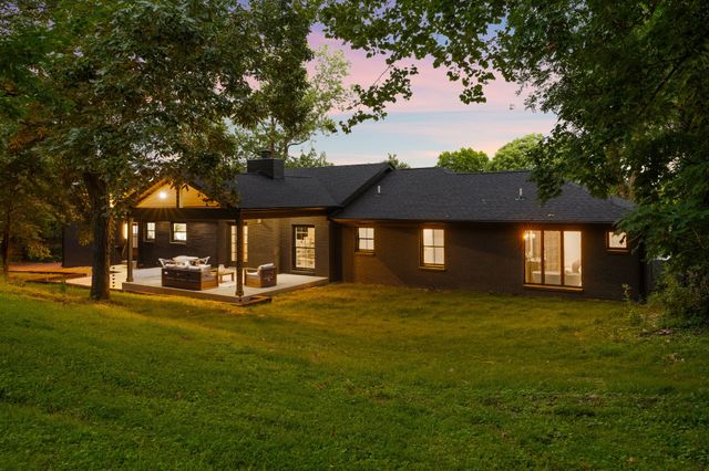 836 Forest Hills Dr, Nashville, TN 37220