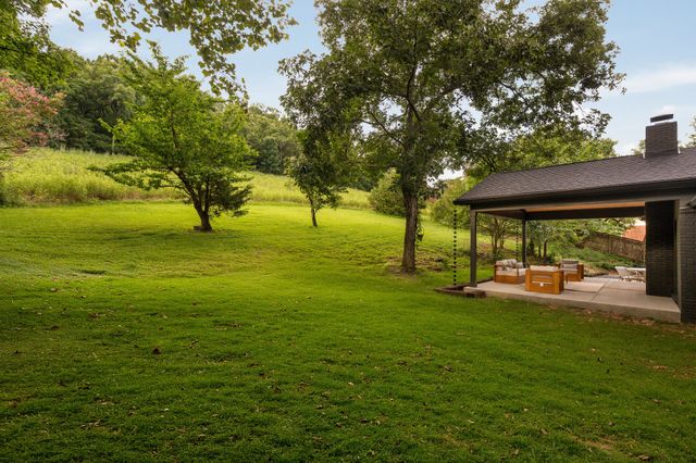 836 Forest Hills Dr, Nashville, TN 37220