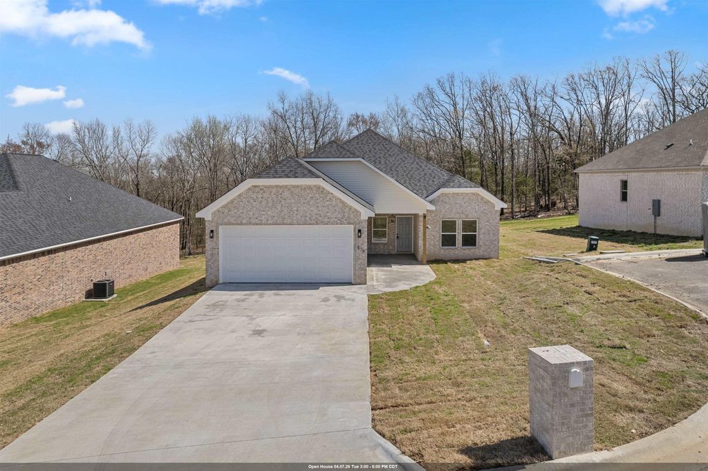 516 Madeleine Circle, Austin, AR 72007