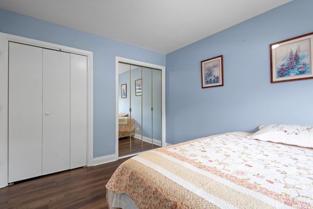 2004 E Parkview Circle, Hoffman Estates, IL 60169