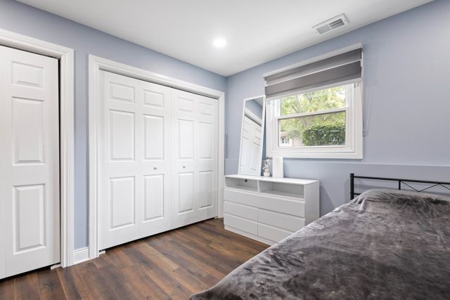 2004 E Parkview Circle, Hoffman Estates, IL 60169