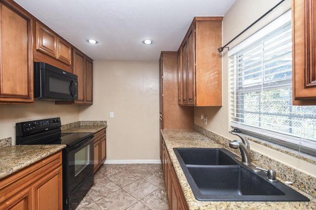 5710 Cherry Street, Houston, TX 77026