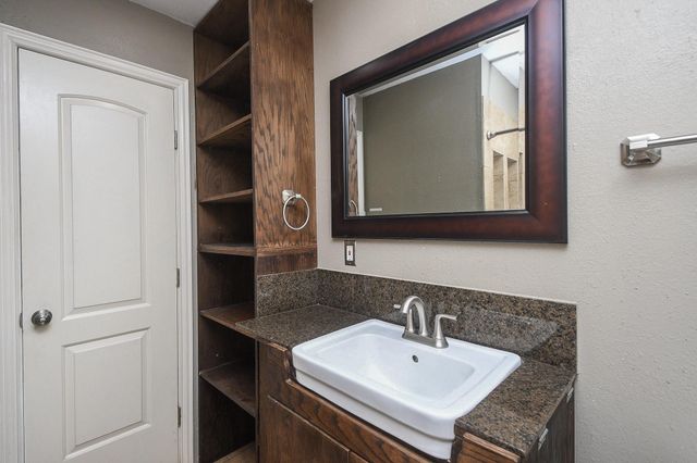 5710 Cherry Street, Houston, TX 77026