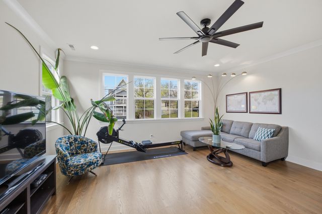 320 Chamberlin St, Nashville, TN 37209