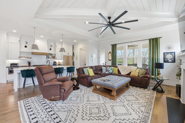 320 Chamberlin St, Nashville, TN 37209