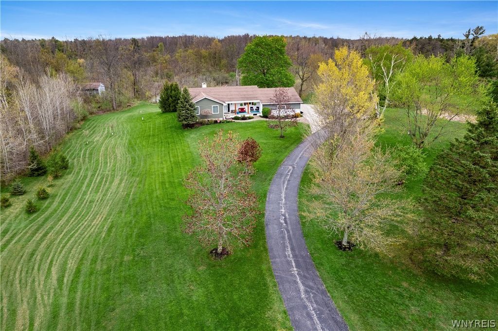 94 Westwood Road, Lancaster, NY 14086