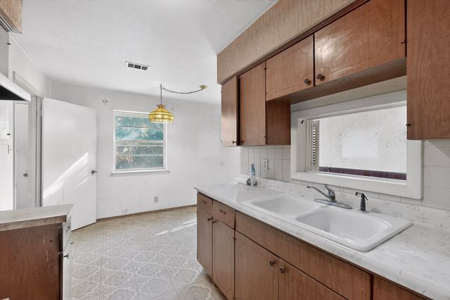 1214 Glenn Drive, Euless, TX 76039