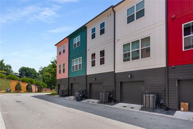167 Color SE Circle, Atlanta, GA 30317
