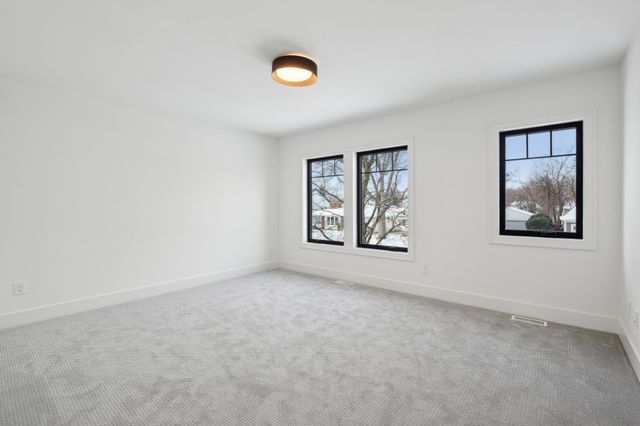 5825 Zenith Avenue S, Edina, MN 55410