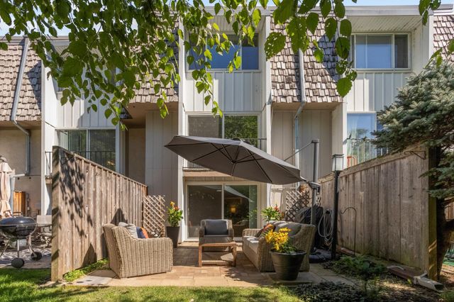 6186 Golden Valley Road, Golden Valley, MN 55422