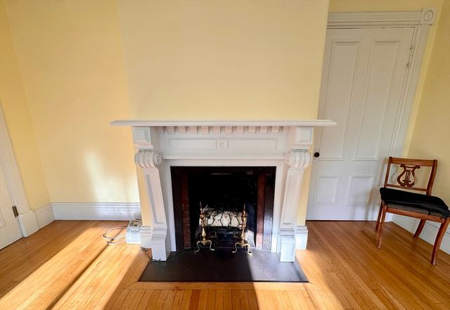 209 Walnut Street 1, Newton, MA 02460
