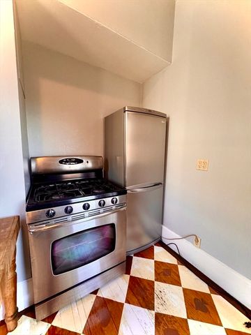 209 Walnut Street 1, Newton, MA 02460