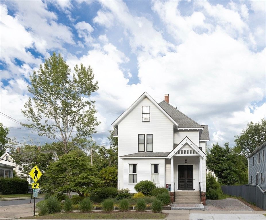 209 Walnut Street 1, Newton, MA 02460