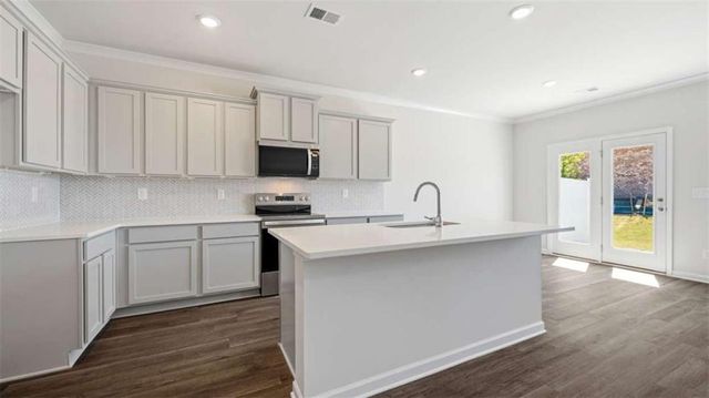 224 Sound Circle, Stockbridge, GA 30281