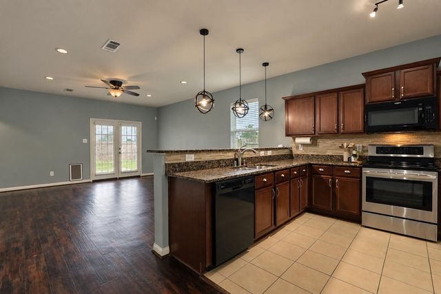 1634 Pink Stone Drive, Rosharon, TX 77583