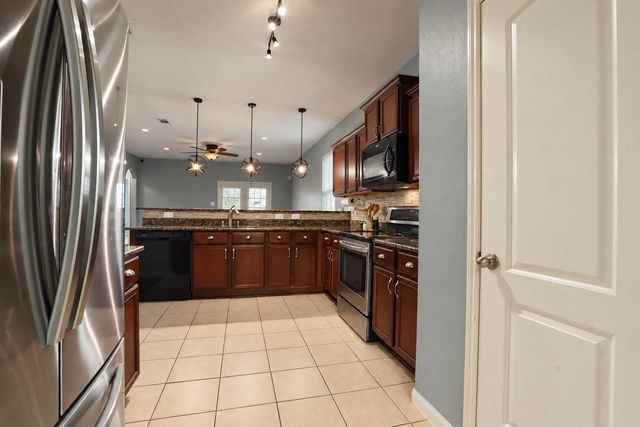 1634 Pink Stone Drive, Rosharon, TX 77583