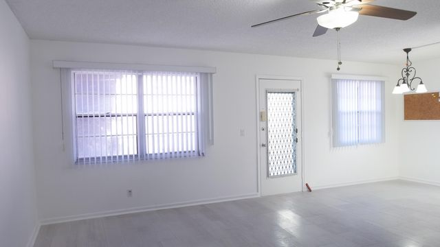 400 SW 134th Way 302f, Pembroke Pines, FL 33027