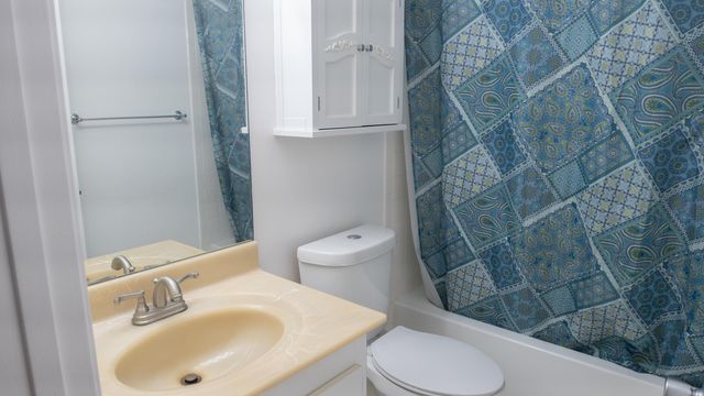 400 SW 134th Way 302f, Pembroke Pines, FL 33027