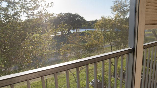 400 SW 134th Way 302f, Pembroke Pines, FL 33027