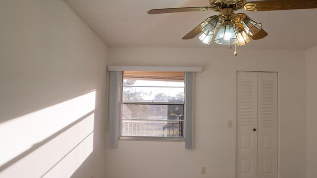 400 SW 134th Way 302f, Pembroke Pines, FL 33027