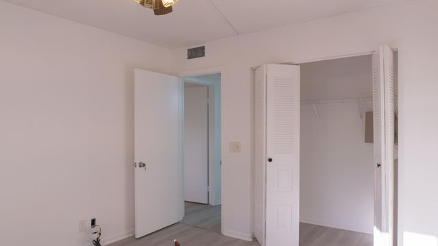 400 SW 134th Way 302f, Pembroke Pines, FL 33027