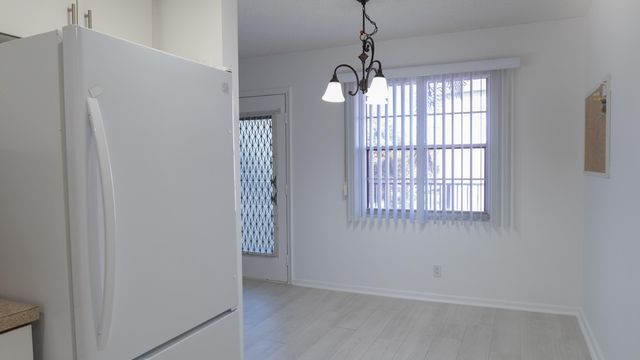 400 SW 134th Way 302f, Pembroke Pines, FL 33027