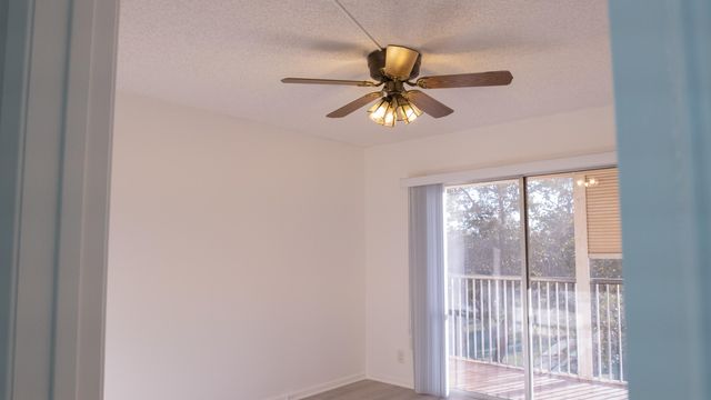 400 SW 134th Way 302f, Pembroke Pines, FL 33027