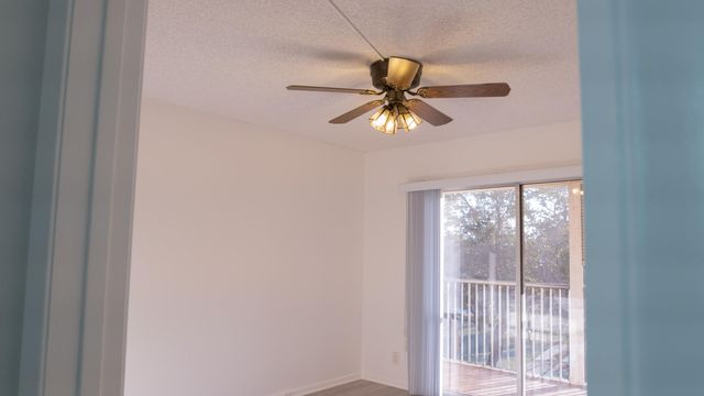 400 SW 134th Way 302f, Pembroke Pines, FL 33027