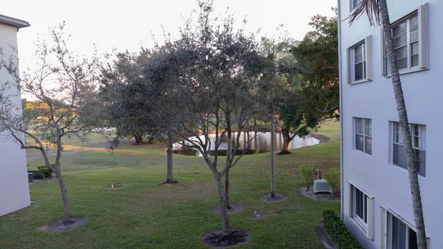 400 SW 134th Way 302f, Pembroke Pines, FL 33027