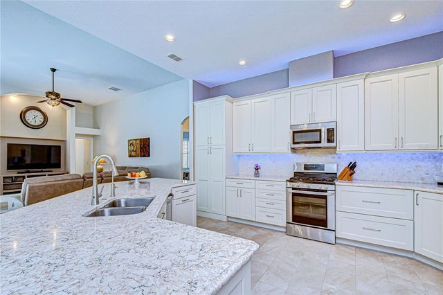 5612 EAGLEGLEN PLACE, Lithia, FL 33547