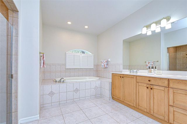 5612 EAGLEGLEN PLACE, Lithia, FL 33547