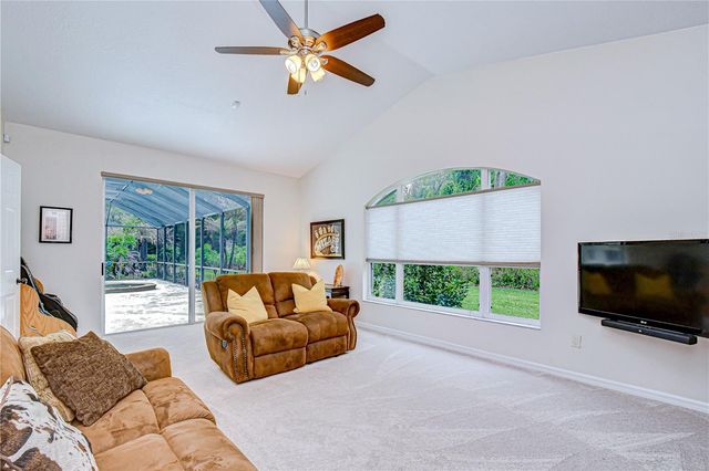 5612 EAGLEGLEN PLACE, Lithia, FL 33547