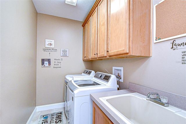 5612 EAGLEGLEN PLACE, Lithia, FL 33547