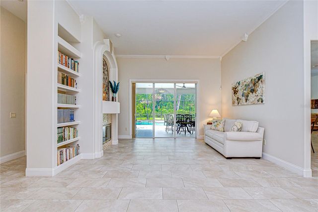 5612 EAGLEGLEN PLACE, Lithia, FL 33547