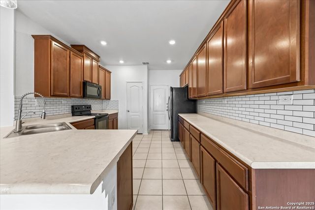 8451 Fortuna, San Antonio, TX 78252