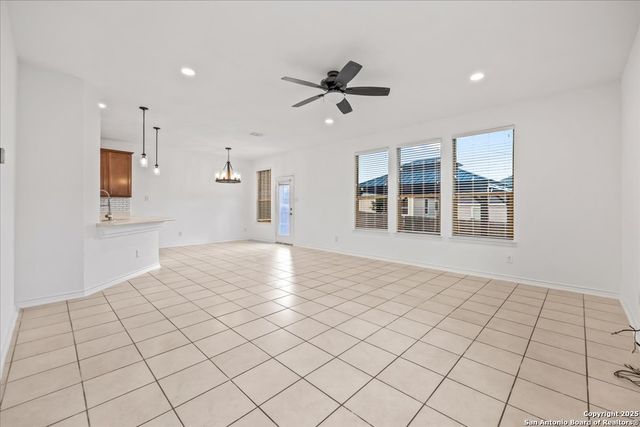 8451 Fortuna, San Antonio, TX 78252