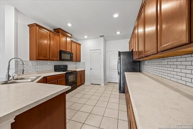 8451 Fortuna, San Antonio, TX 78252