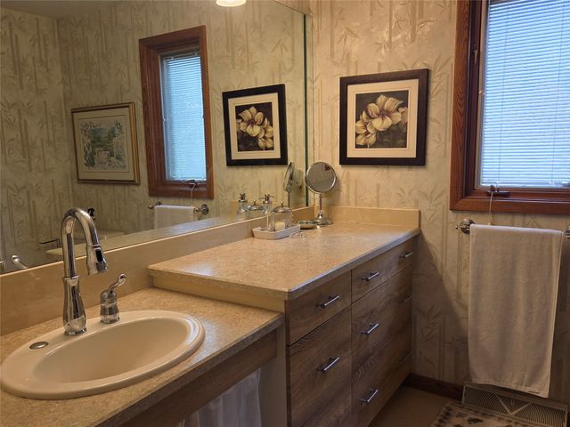1420 HARDSCRABBLE Boulevard, Erie, PA 16505