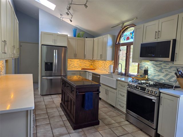 1420 HARDSCRABBLE Boulevard, Erie, PA 16505